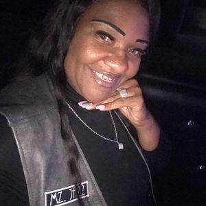 Meet your Posher, Lasundra